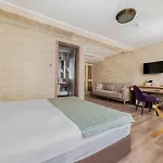 فندق Castle Franco 3*