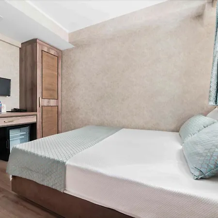Castle Franco Hotel 2*