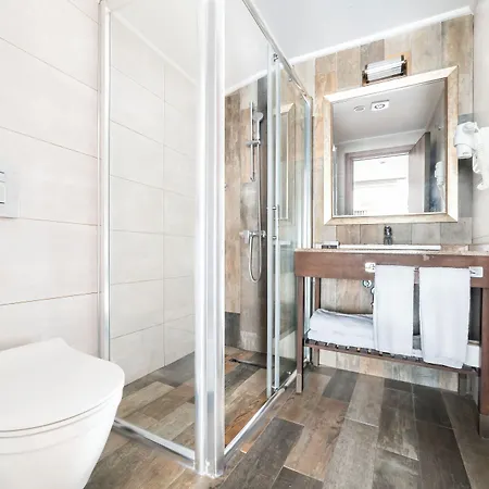 Castle Franco 酒店 2*