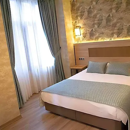 מלון Castle Franco