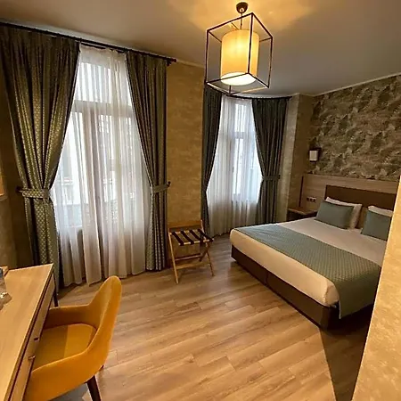 Castle Franco Hotel