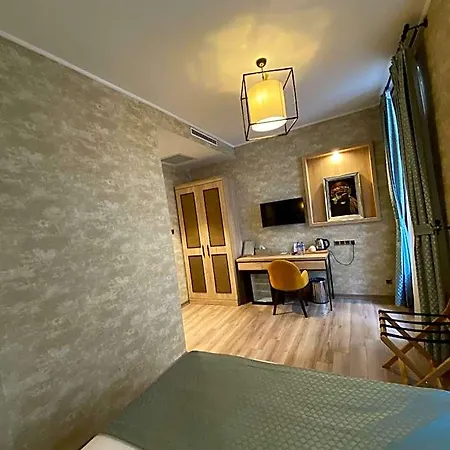 Castle Franco Hotel 3*