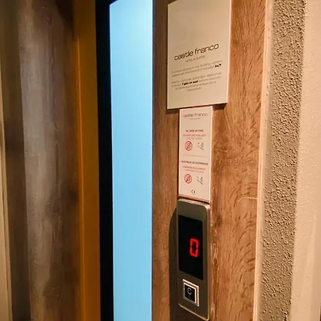 فندق Castle Franco 2*