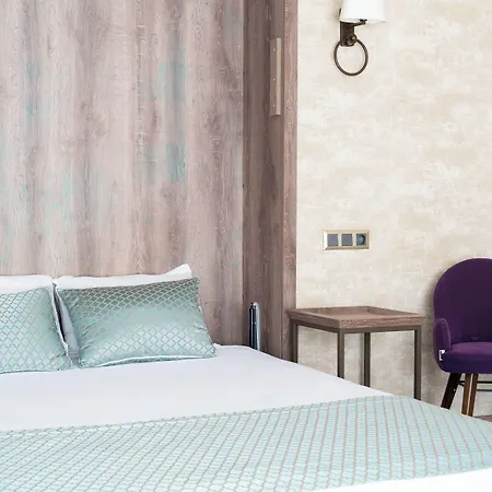 فندق Castle Franco 2*